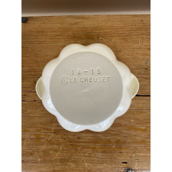 Le Creuset Mini Pumpkin Cocotte Casserole - 10 oz - Meringue - Picture 6 of 6